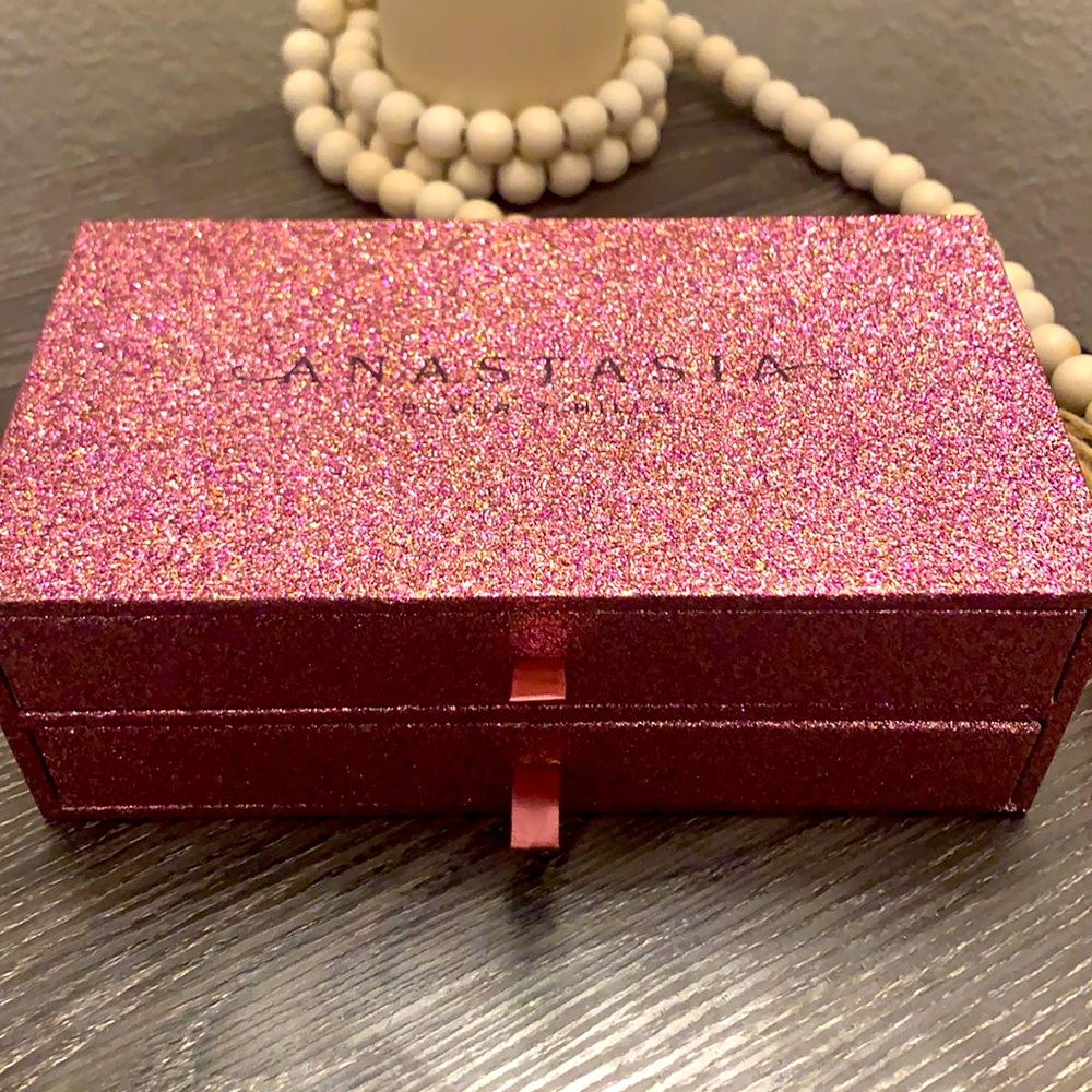 Anastasia Beverly Hills Box